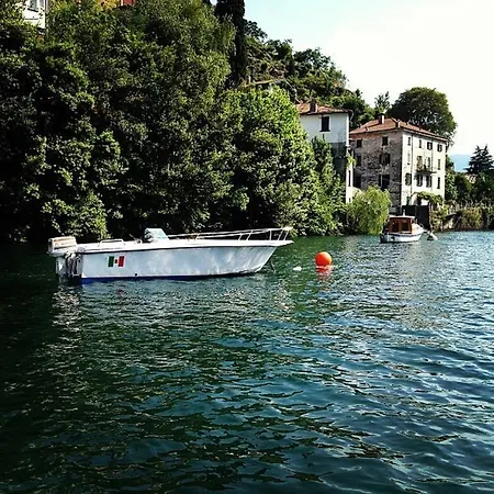 Waterfront Palazzo At Comolake Appartement